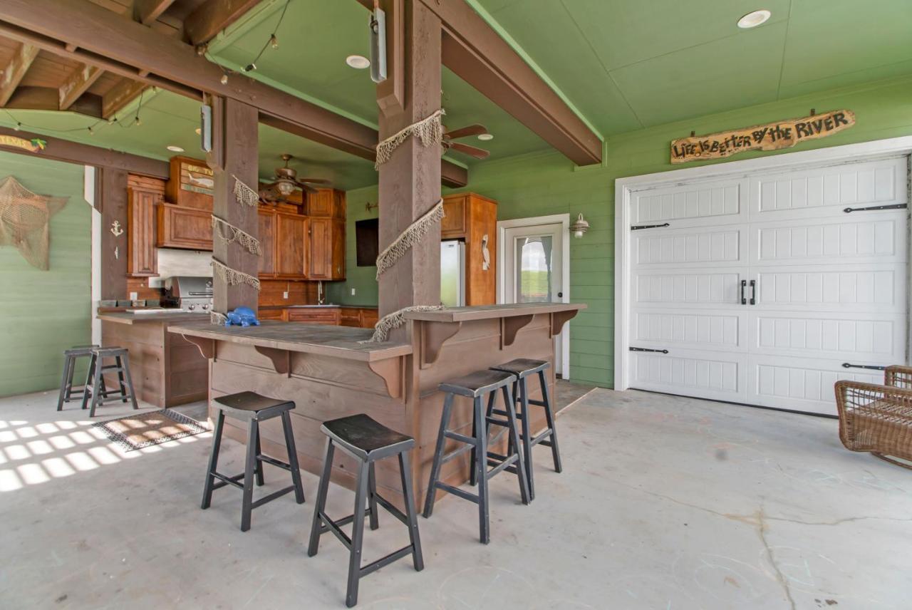 Luxury Waterfront Home Family And Pet Friendly Near Surfside Beach 11 Mins Freeport Eksteriør billede