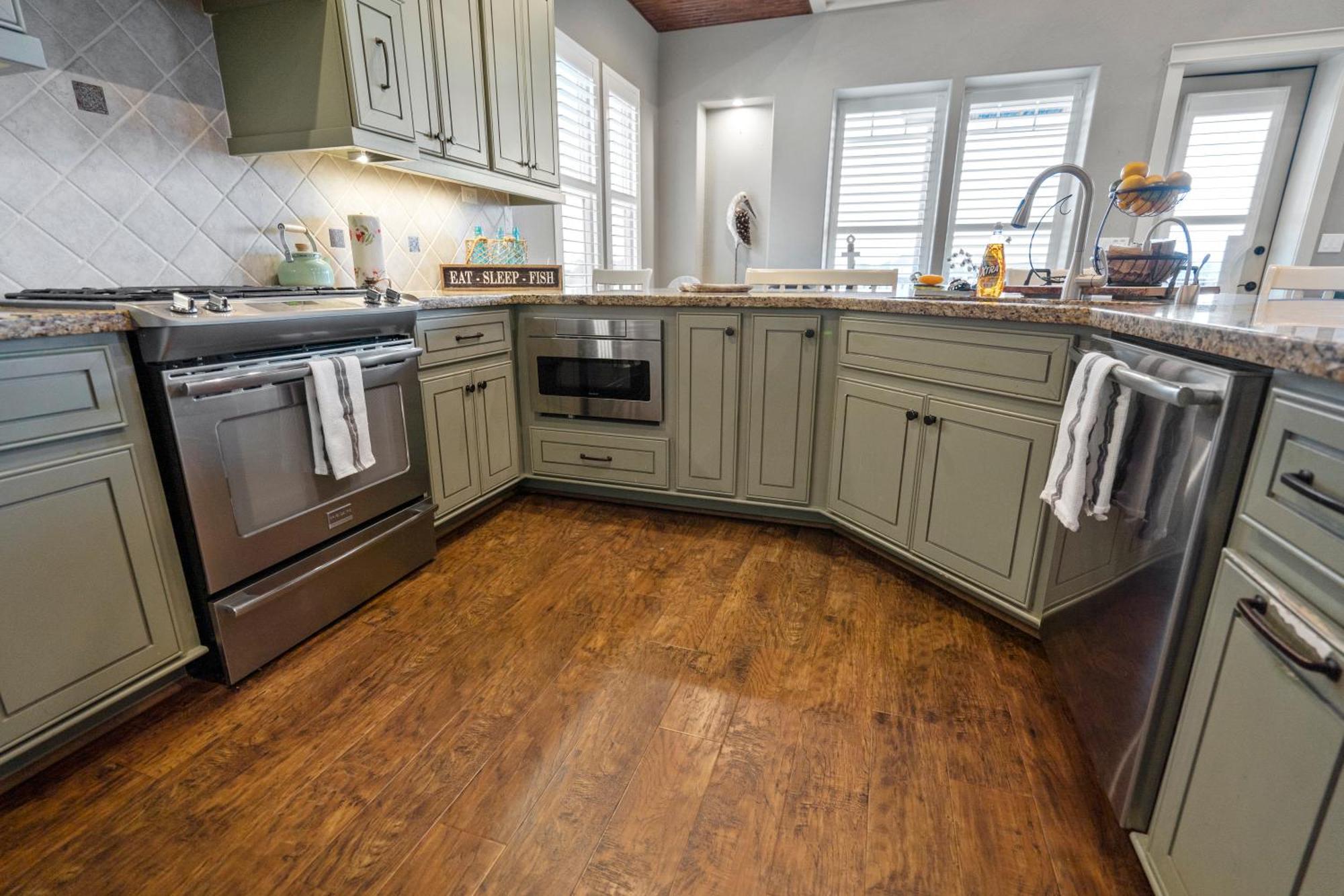 Luxury Waterfront Home Family And Pet Friendly Near Surfside Beach 11 Mins Freeport Eksteriør billede